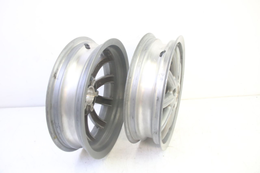 photo de VOORVELG PIAGGIO MP3 LT 400 (2007 - 2012) - Kenmerkende details