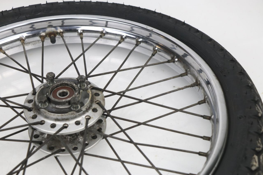 photo de VOORVELG SUZUKI GN 125 (1997 - 2000) - Technische close-up