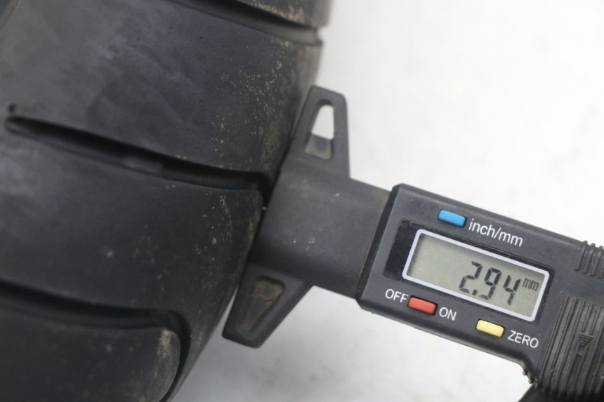 photo de VOORVELG SUZUKI GS F 500 (2004 - 2007) - Profielaanzicht