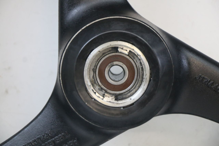 photo de VOORVELG SUZUKI GS F 500 (2004 - 2007) - Technische close-up