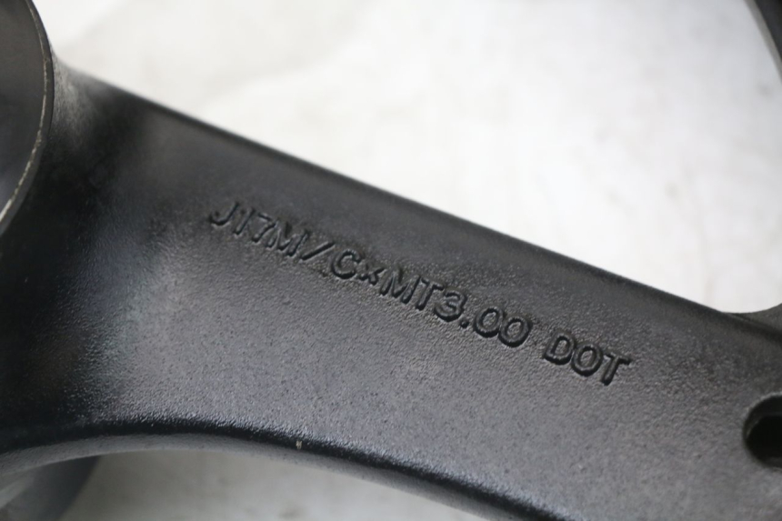 photo de VOORVELG SUZUKI GS F 500 (2004 - 2007) - Bevestigingspunten