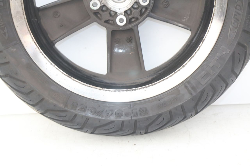 photo de VOORVELG PIAGGIO VESPA GTS IGET ABS 125 (2017 - 2023) - Kenmerkende details