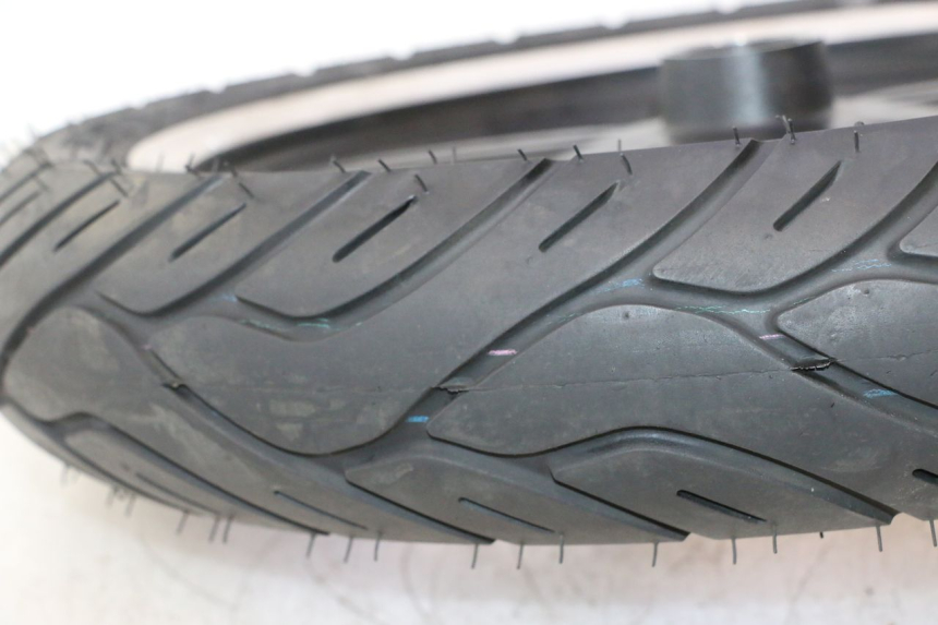 photo de VOORVELG EN BAND KYMCO AGILITY CITY 16P 125 (2015 - 2024) - Zoom op kwaliteit