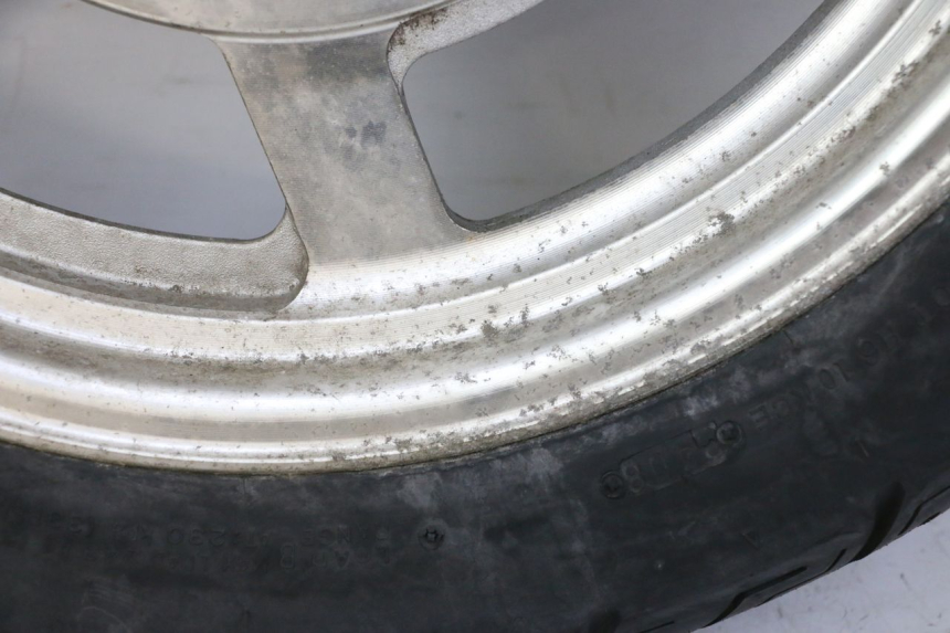 photo de VOORVELG EN BAND HYOSUNG GV AQUILA 125 (2000 - 2009) - Kenmerkende details