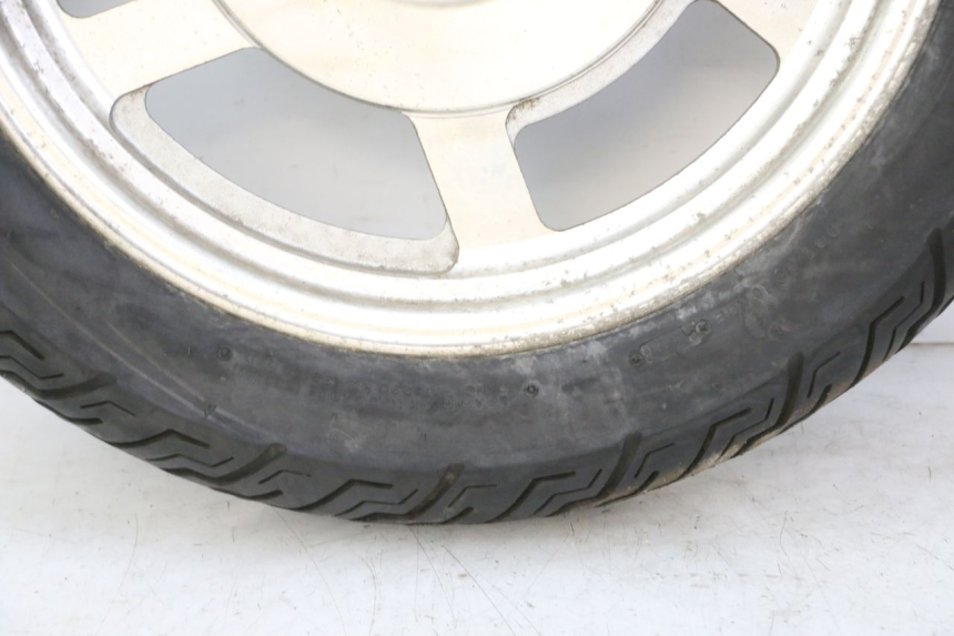 photo de VOORVELG EN BAND HYOSUNG GV AQUILA 125 (2000 - 2009) - Detailaanzicht