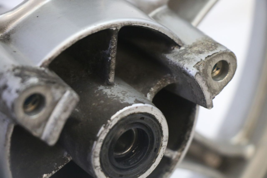 photo de VOORVELG EN BAND SUZUKI BURGMAN 125 (2007 - 2014) - Kenmerkende details