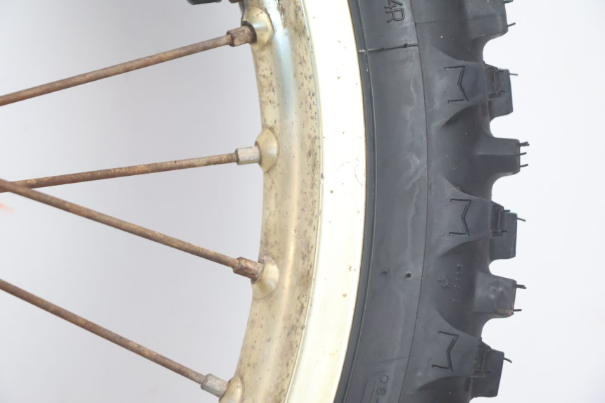 photo de VOORVELG EN BAND SUZUKI DR S 600 (1985 - 1989) - Visuele inspectie