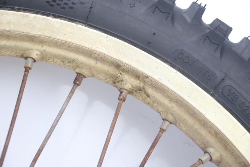 photo de VOORVELG EN BAND SUZUKI DR S 600 (1985 - 1989) - Staat van het oppervlak