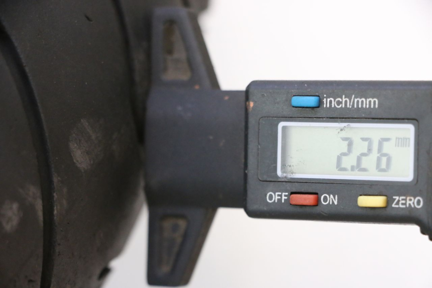 photo de VOORVELG EN BAND YAMAHA FZS FAZER 600 (2001 - 2003) - Detail van het onderdeel