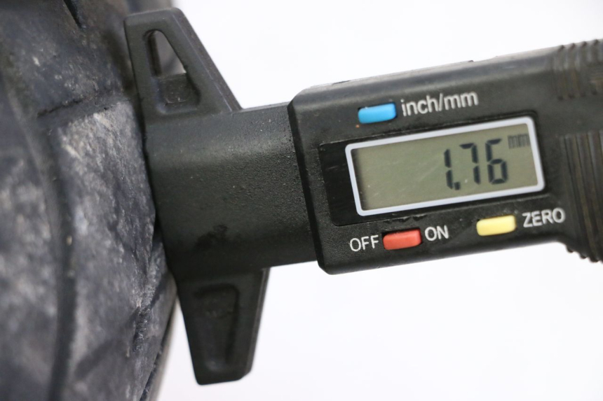 photo de VOORVELG EN BAND SYM JOYMAX 125 (2010 - 2017) - Zoom op gebruiksstaat