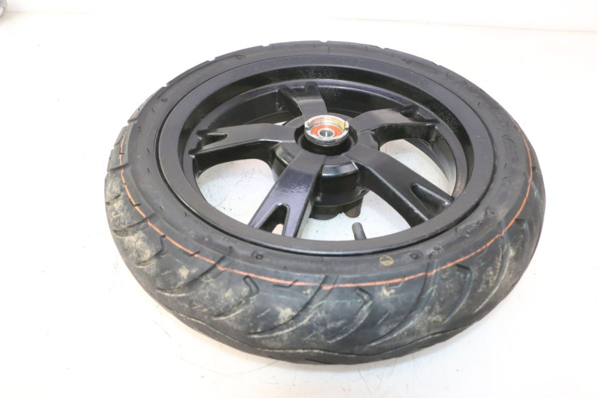 photo de VOORVELG EN BAND PEUGEOT KISBEE 4T 50 (2023 - 2026) - Kenmerkende details