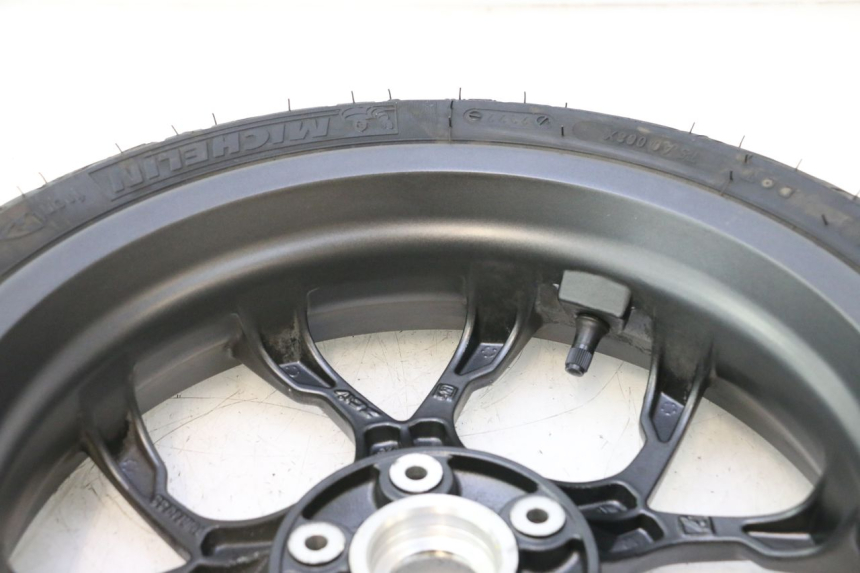 photo de VOORVELG EN BAND PIAGGIO MP3 HPE 530 (2022 - 2026) - Andere kijkhoek
