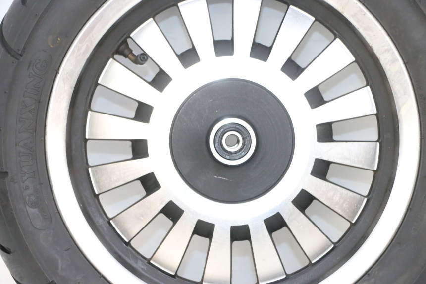 photo de VOORVELG EN BAND EFUN PUSA 1 - Staat van het oppervlak