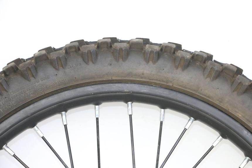 photo de VOORVELG EN BAND APOLLO RFZ 125 - Kenmerkende details