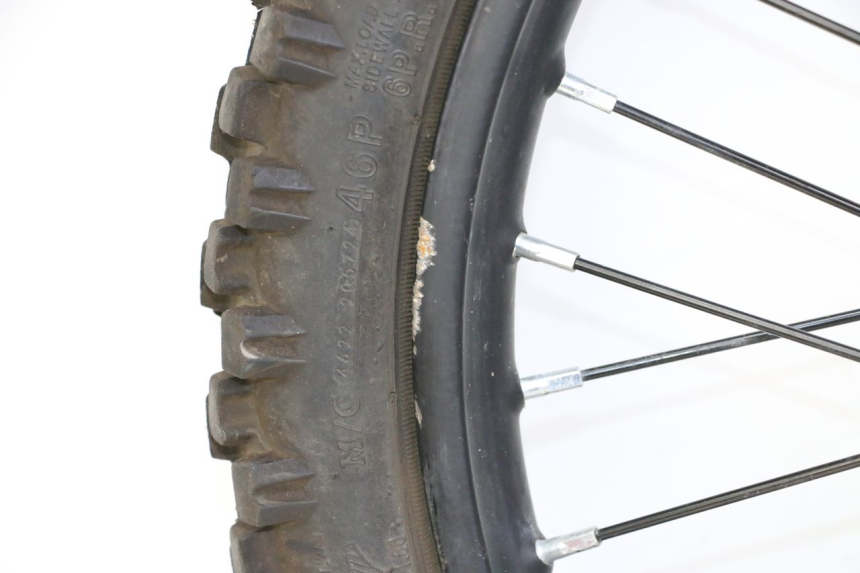 photo de VOORVELG EN BAND APOLLO RFZ 125 - Detailaanzicht