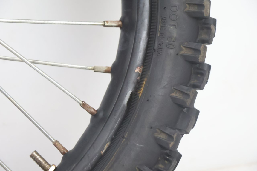 photo de VOORVELG EN BAND APOLLO RFZ 125 - Detailaanzicht