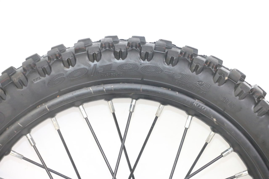 photo de VOORVELG EN BAND APOLLO RXF 125 - Bevestigingspunten