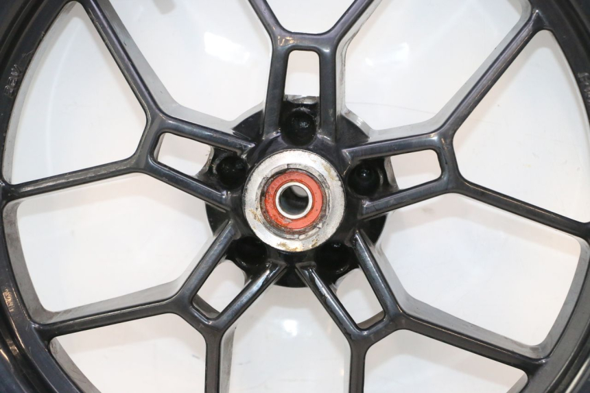 photo de VOORVELG EN BAND APRILIA SR 2T 50 (2012 - 2017) - Focus op structuur