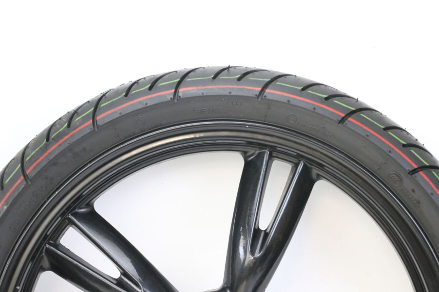 photo de VOORVELG EN BAND PEUGEOT TWEET 4T 50 (2023 - 2025) - Focus op structuur