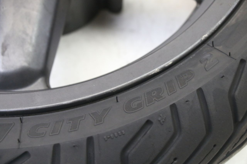 photo de VOORVELG EN BAND YAMAHA X-MAX XMAX 125 (2010 - 2013) - Kenmerkende details