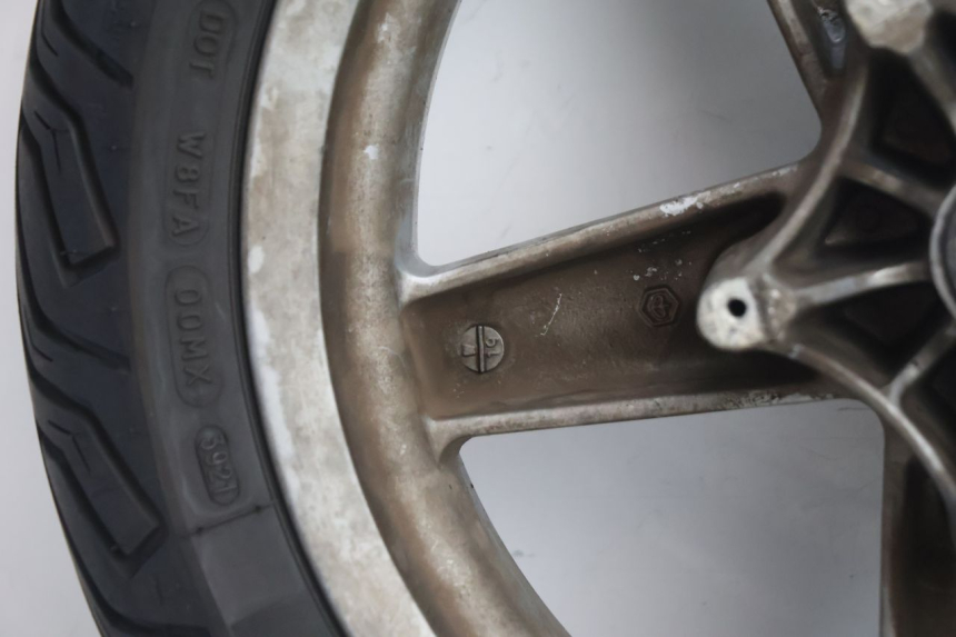 photo de VOORVELG EN BAND PIAGGIO X8 STREET 125 (2006 - 2007) - Kenmerkende details