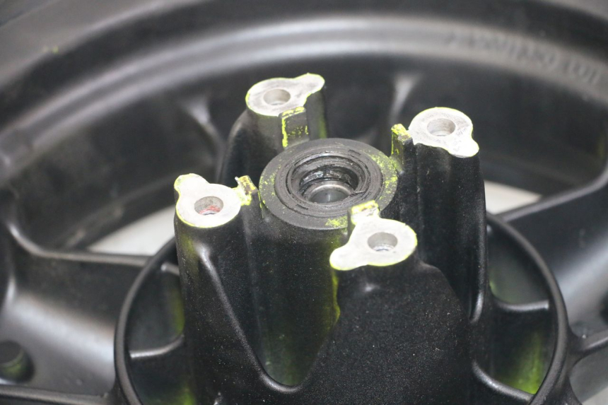 photo de VOORVELG EN BAND YAMAHA YP MAJESTY 125 (2002 - 2006) - Overzicht