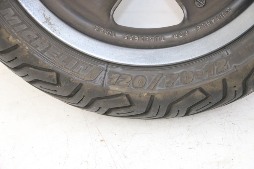 photo de VOORVELG EN BAND YAMAHA YP MAJESTY 125 (2007 - 2010) - Zoom op componenten