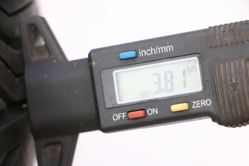 photo de VOORVELG EN BAND YAMAHA YP MAJESTY 125 (1998 - 2001) - Detail van het onderdeel