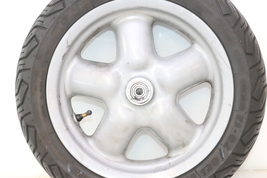 photo de VOORVELG EN BAND YAMAHA YP MAJESTY 125 (1998 - 2001) - Detailaanzicht