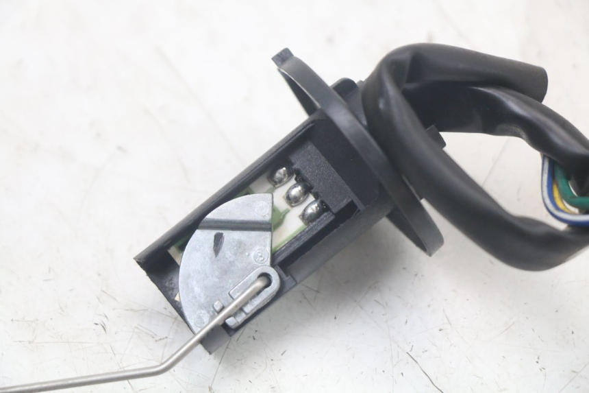 photo de BRANDSTOFNIVEAUMETER TANK KYMCO AGILITY 4T 50 (2018 - 2022) - Technische close-up