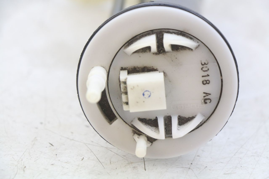 photo de BRANDSTOFNIVEAUMETER TANK APRILIA ATLANTIC 125 (2003 - 2009) - Zoom op gebruiksstaat