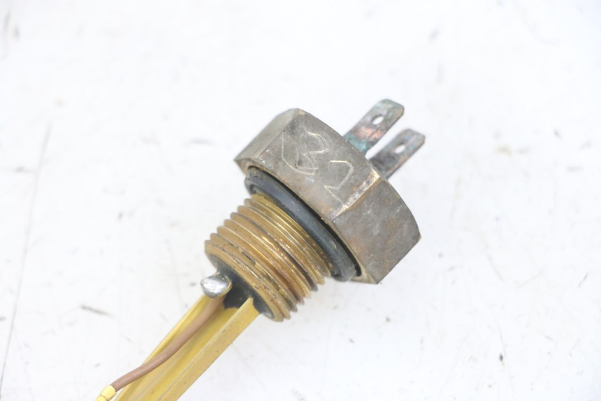 photo de BRANDSTOFNIVEAUMETER TANK HONDA CBF 500 (2004 - 2007) - Zoom op gebruiksstaat