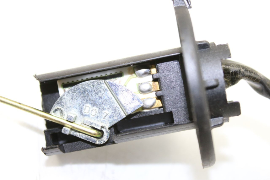 photo de BRANDSTOFNIVEAUMETER TANK JM MOTORS EVOLIS 4T 50 (2018 - 2022) - Bevestigingspunten