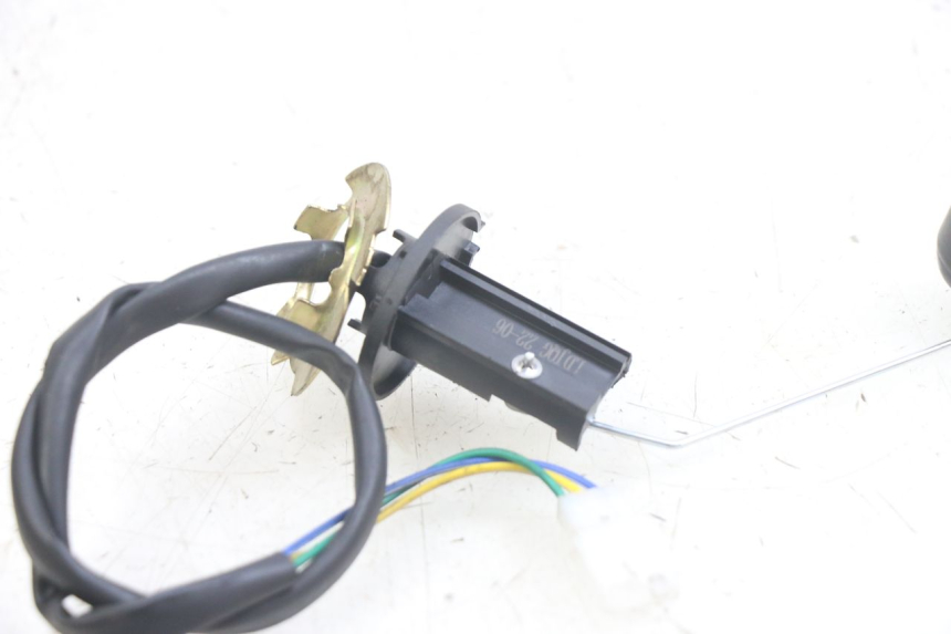 photo de BRANDSTOFNIVEAUMETER TANK JM MOTORS EVOLIS 4T 50 (2018 - 2022) - Zoom op gebruiksstaat