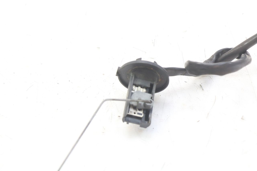 photo de BRANDSTOFNIVEAUMETER TANK HONDA FES PANTHEON 2T 125 (1998 - 2002) - Andere kijkhoek