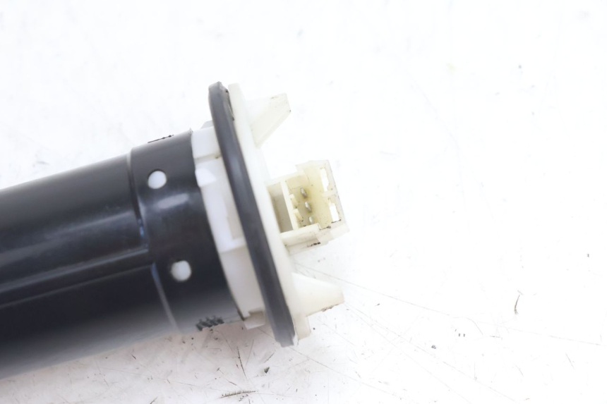 photo de BRANDSTOFNIVEAUMETER TANK PIAGGIO FLY 2T 50 (2004 - 2017) - Detail van het onderdeel