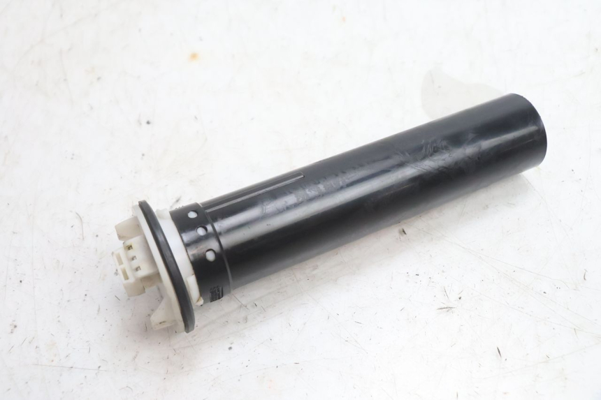 photo de BRANDSTOFNIVEAUMETER TANK PIAGGIO FLY 2T 50 (2004 - 2017) - Andere kijkhoek