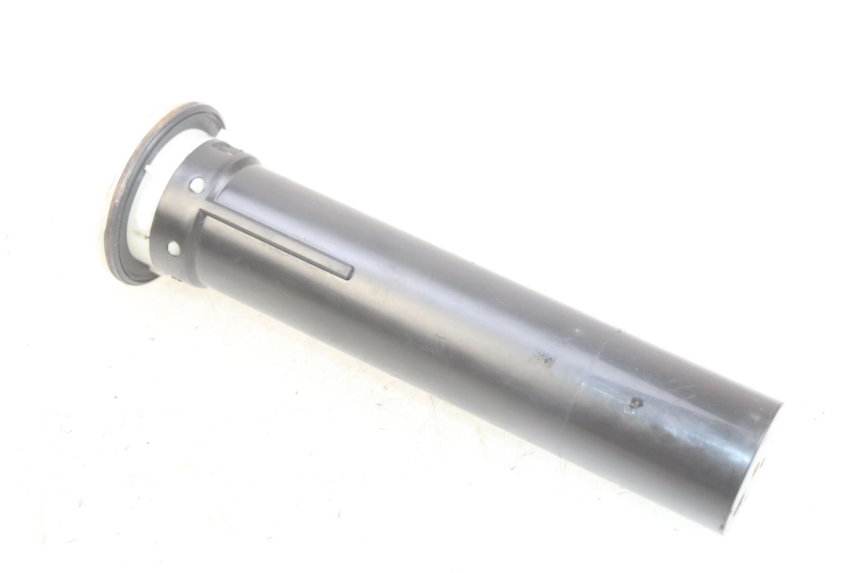 photo de BRANDSTOFNIVEAUMETER TANK GILERA GP 800 (2007 - 2013) - Andere kijkhoek