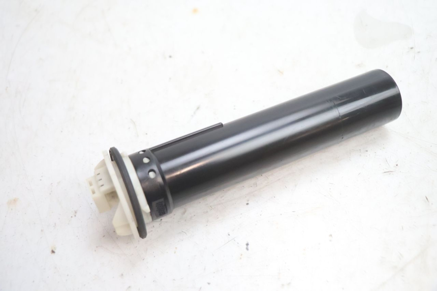 photo de BRANDSTOFNIVEAUMETER TANK GILERA GP 800 (2007 - 2013) - Andere kijkhoek