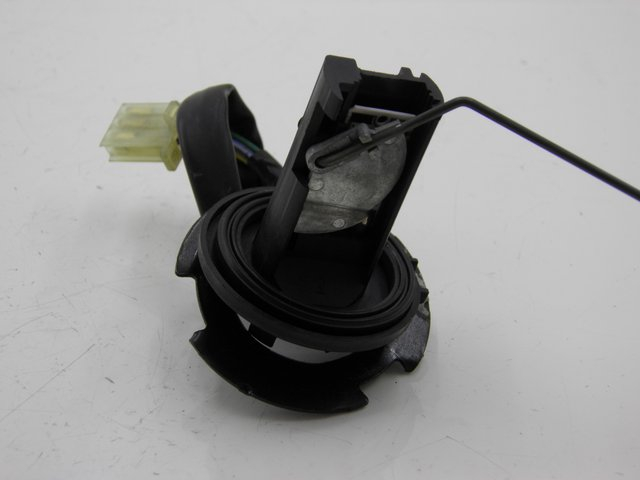 photo de BRANDSTOFNIVEAUMETER TANK HONDA SH 125 (2001 - 2003) - Zoom op gebruiksstaat