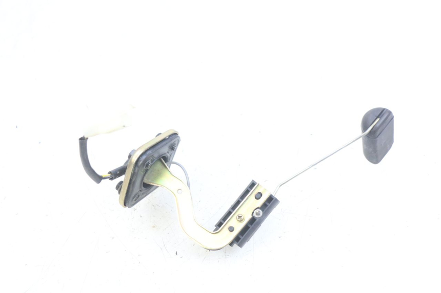 photo de BRANDSTOFNIVEAUMETER TANK PEUGEOT KISBEE 2T 50 (2010 - 2017) - Zoom op gebruiksstaat