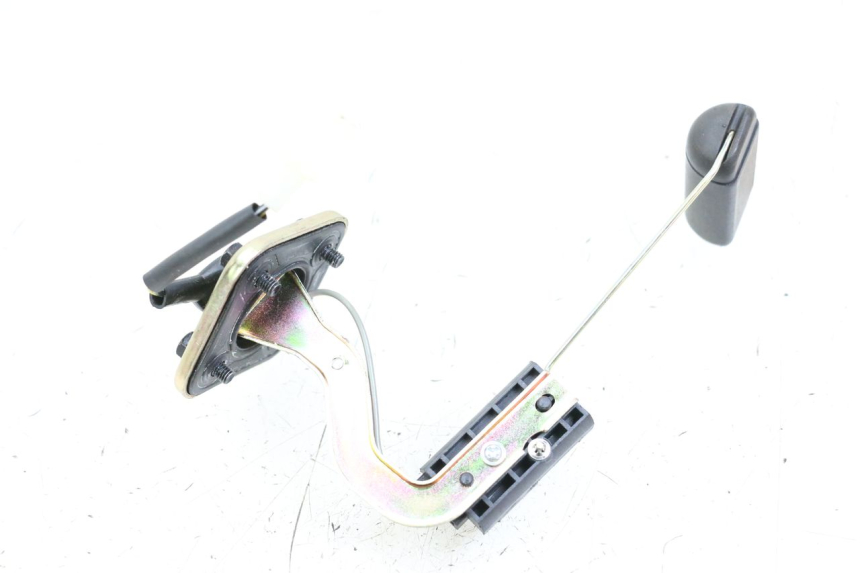 photo de BRANDSTOFNIVEAUMETER TANK PEUGEOT KISBEE 4T 50 (2018 - 2022) - Zoom op gebruiksstaat