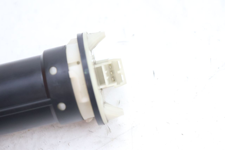 photo de BRANDSTOFNIVEAUMETER TANK PIAGGIO LIBERTY 125 (1998 - 2008) - Detail van het onderdeel