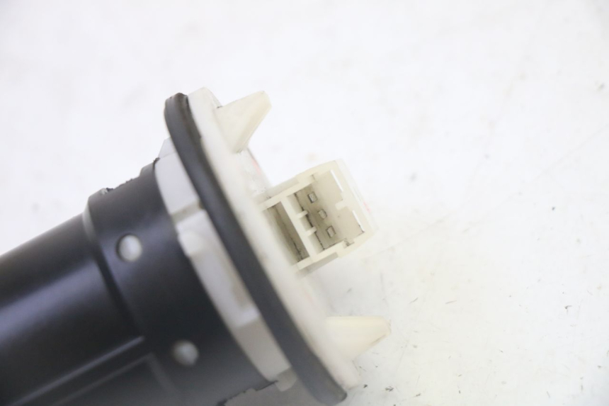 photo de BRANDSTOFNIVEAUMETER TANK PIAGGIO LXV 4T 50 (2009 - 2013) - Detail van het onderdeel