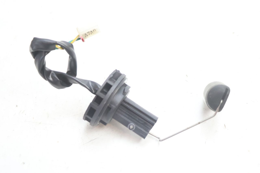 photo de BRANDSTOFNIVEAUMETER TANK SYM MIO 50 (2005 - 2010) - Detail van het onderdeel