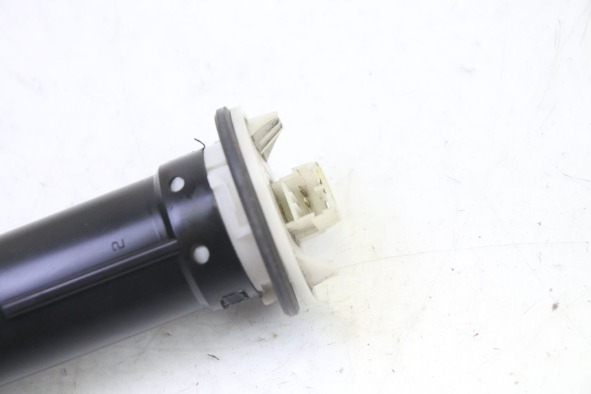 photo de BRANDSTOFNIVEAUMETER TANK PIAGGIO MP3 125 (2006 - 2014) - Detail van het onderdeel