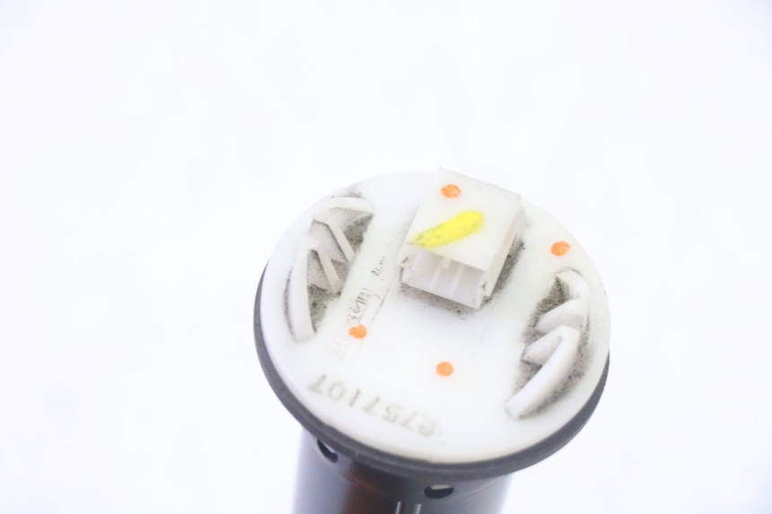 photo de BRANDSTOFNIVEAUMETER TANK PIAGGIO MP3 125 (2006 - 2014) - Zoom op gebruiksstaat