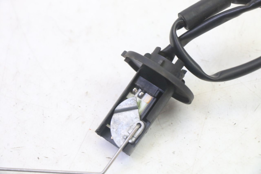 photo de BRANDSTOFNIVEAUMETER TANK KYMCO LIKE 4T 50 (2019 - 2025) - Zoom op gebruiksstaat