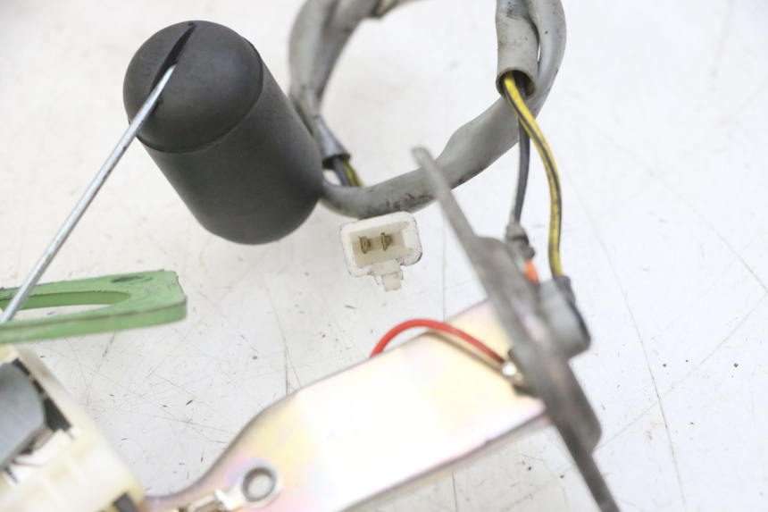 photo de BRANDSTOFNIVEAUMETER TANK PIAGGIO NEW TYPHOON 50 (2018 - 2021) - Zoom op gebruiksstaat