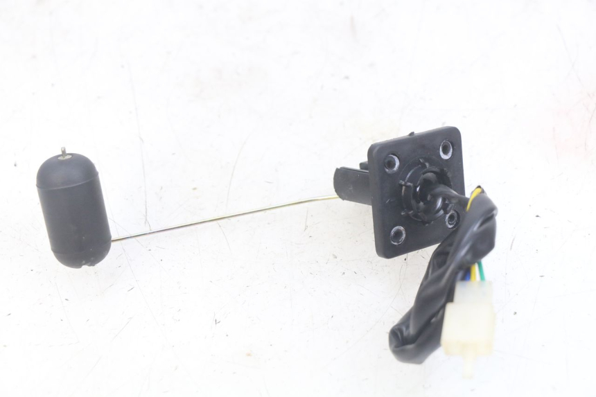 photo de BRANDSTOFNIVEAUMETER TANK JM MOTORS OLDIES RS 4T 50 (2021 - 2024) - Andere kijkhoek